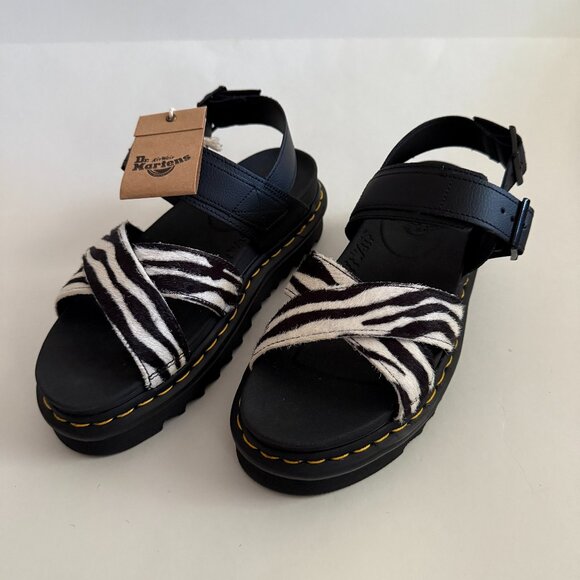 NWT Dr. Martens Voss II Athena Black Strap Sandals Size 8 NJ004 CL11Y Goth - Picture 1 of 14